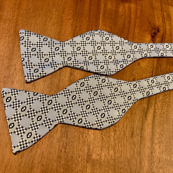 Carrot & Gibbs Formal Silk Bowtie - Picture 4 of 4